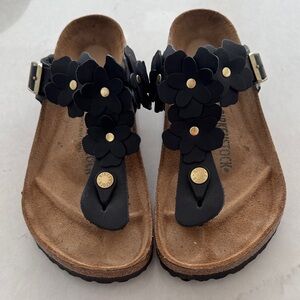 Birkenstock Gizeh Flower Sandals